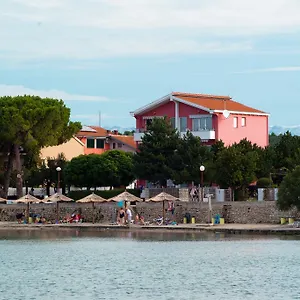 apartments-danijela-2.hotelinzadar.com/