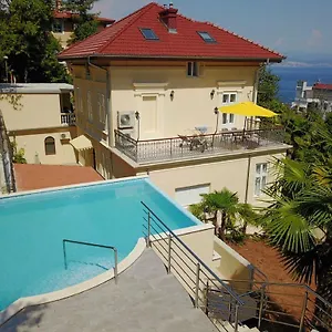 apartments-villa-atta.primorje-gorskikotar.com/